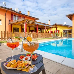 https://villa-camporosso-cola.hotelinveneto.com